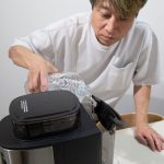 最大容量約820mLのウォータータンクに1回水を入れておけば最大6杯まで抽出