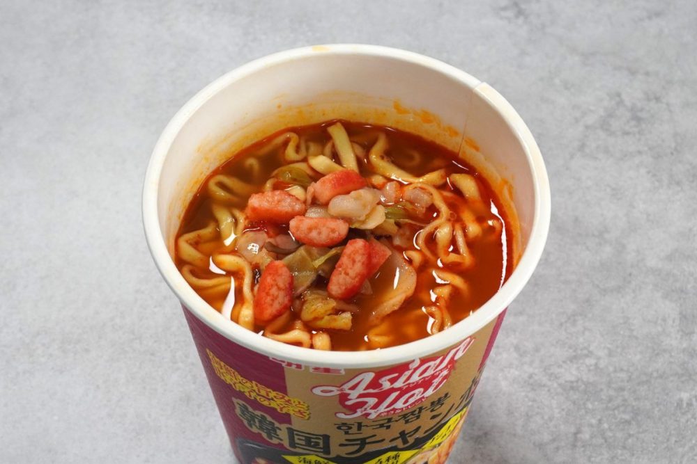明星食品「明星 Asian Hot 韓国チャンポン」海鮮と唐辛子の香りがすごい！