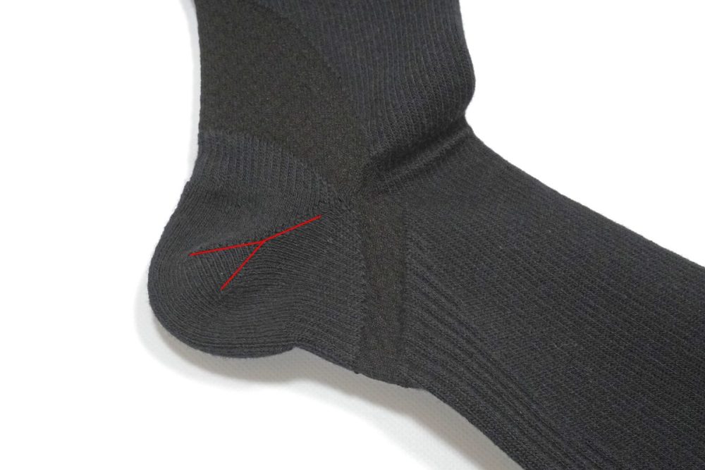 立体的な構造なのでかかとにフィットしてズレにくく、快適さが続きます