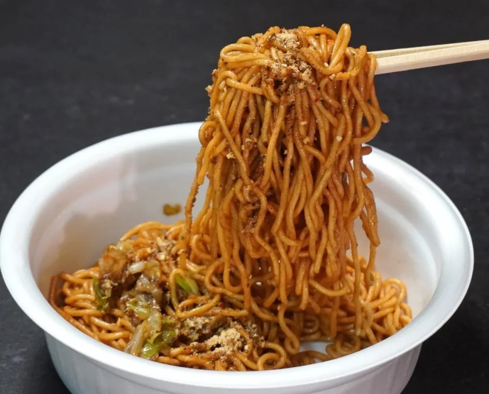 第2位　「このカップ焼きそば、激うま」アウトドアスパイス“ほりにし”とコラボした日清焼そばU.F.Oが待望の復活！新作“ガーリック飯”も大当たりだった