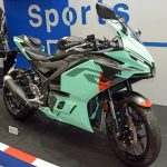 他にない唯一無二の色使いが魅力のライトなロードスポーツモデル「R25&R3」