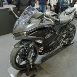 軽量な車体に扱いやすくパワフルさも備えたエンジンを備え、パフォーマンスを高めた「Ninja 500」