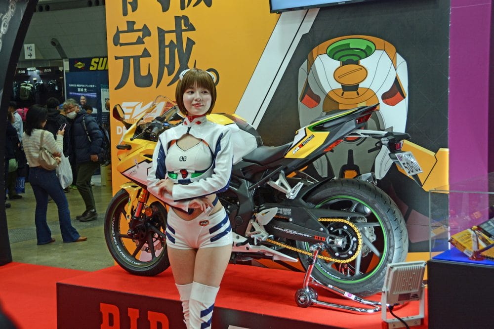 エヴァンゲリオンをイメージしたカラーリングが施されたマシンも人気。