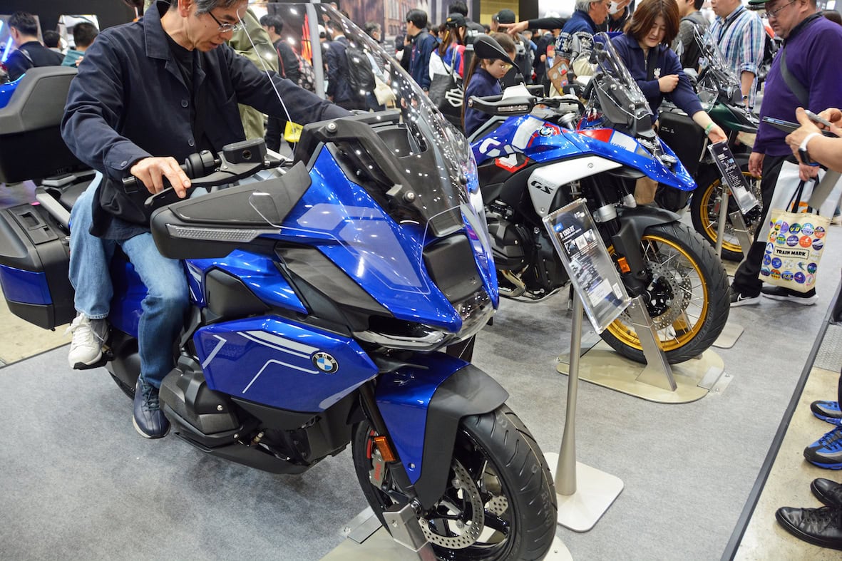 新品 トップモデル スパイク (プラチナメタリック/ターボ)28.0 バイクのプロが現地レポ】ホンダ次世代CBから高速OKなヤマハ新型まで