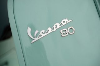 【所有欲を満たす上質スクーター】ベスパ80周年記念モデル「Sprint 180」「GTS」が“絶対買い”な理由とは？バイクのプロが生誕イベントから実車レビュー！