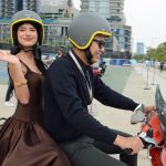 ローマの休日を想像させる雰囲気。女性はカンボジアの有名な女優のメリア・コンスタンティンさん。