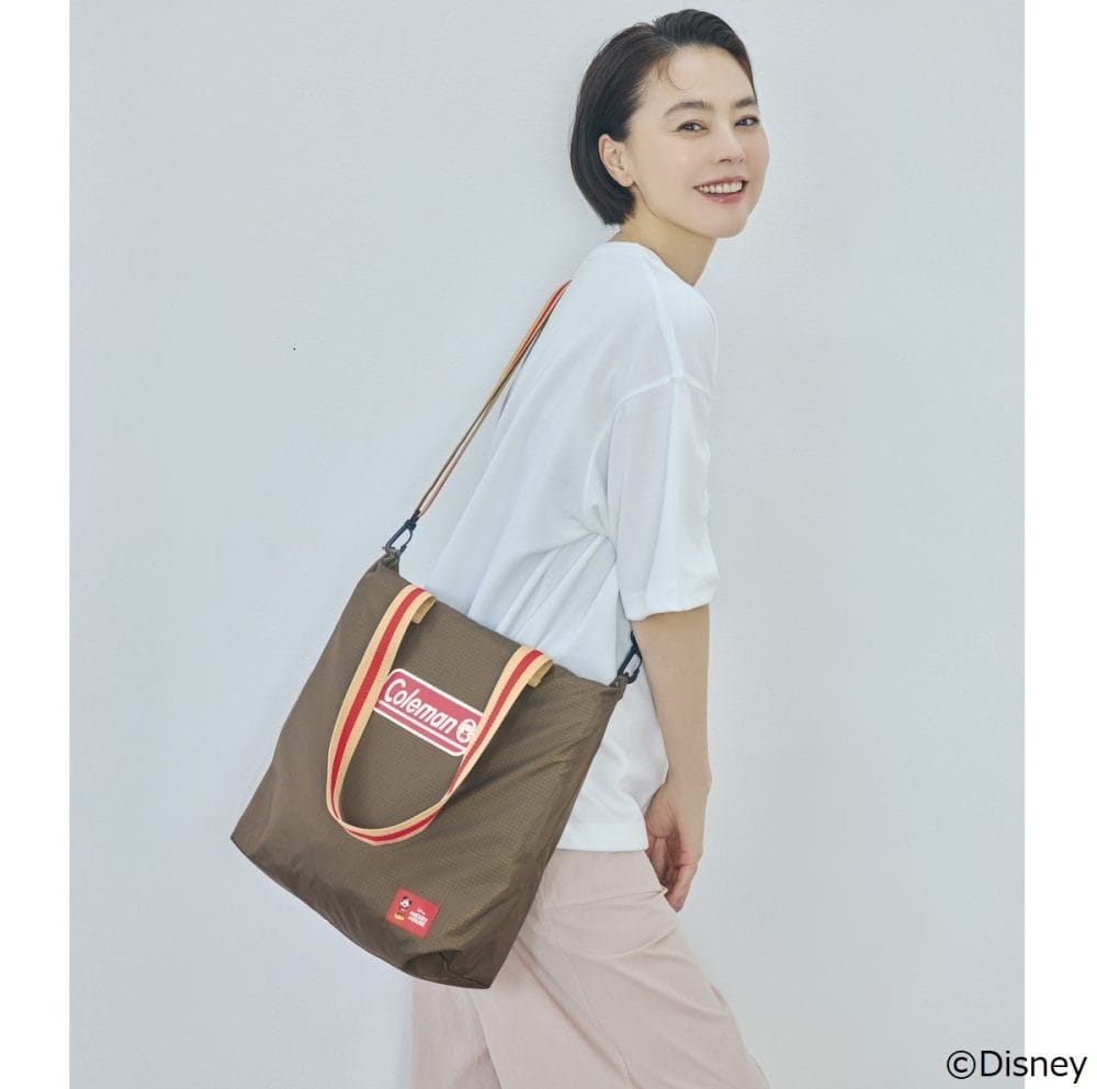 肩がけも手持ちもできる2WAYタイプ