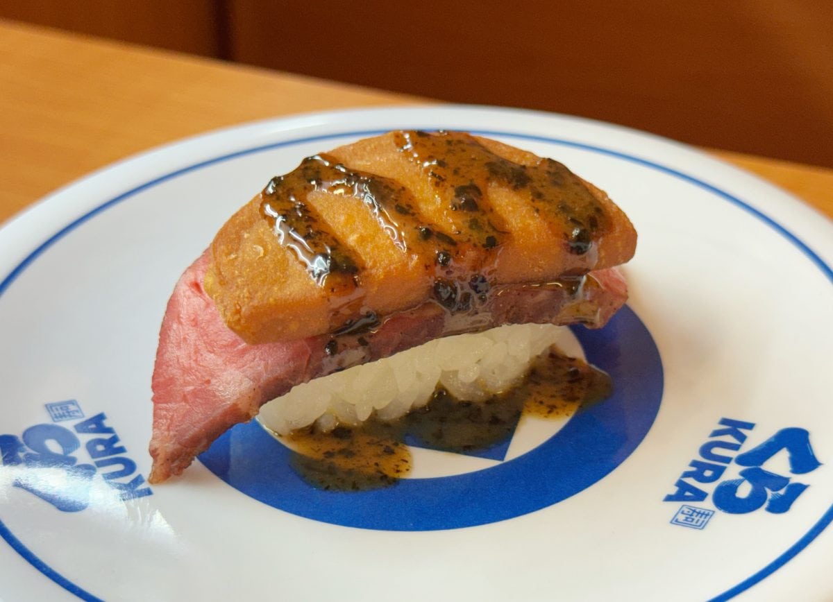 国産牛のロッシーニ風 黒トリュフソース(一貫)