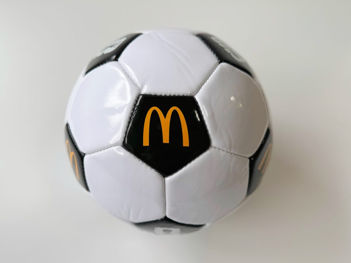 FIFA×マクドナルド】あの幻の“レジェンドカップ”が全6種コンプで当たる