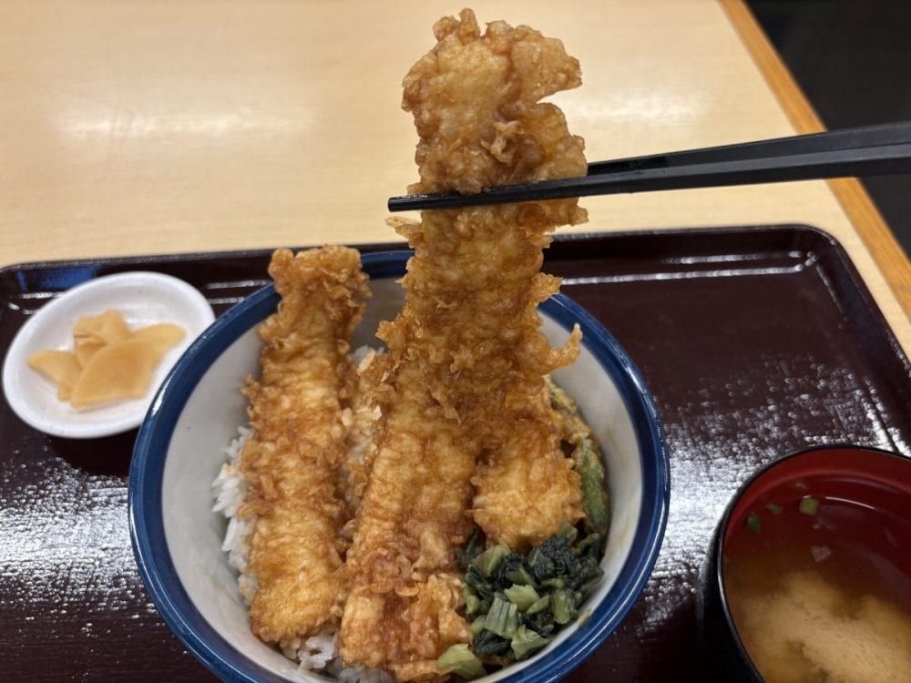「活〆⼀本⽳⼦」は、⼤きくふっくらとした身の食感がたまらない