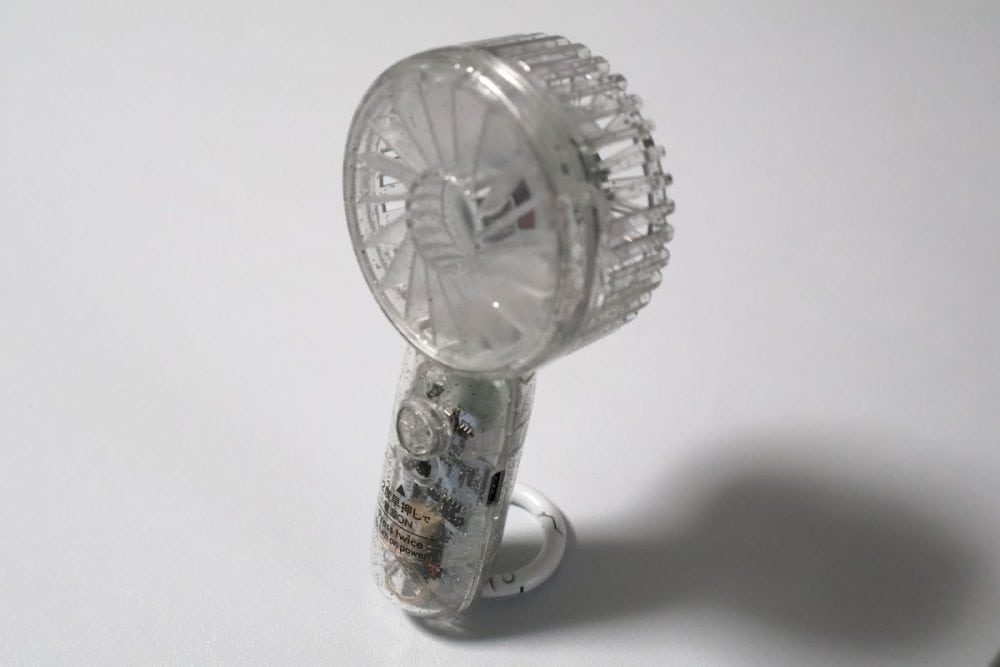 ダイソーの1,000円ハンディファン