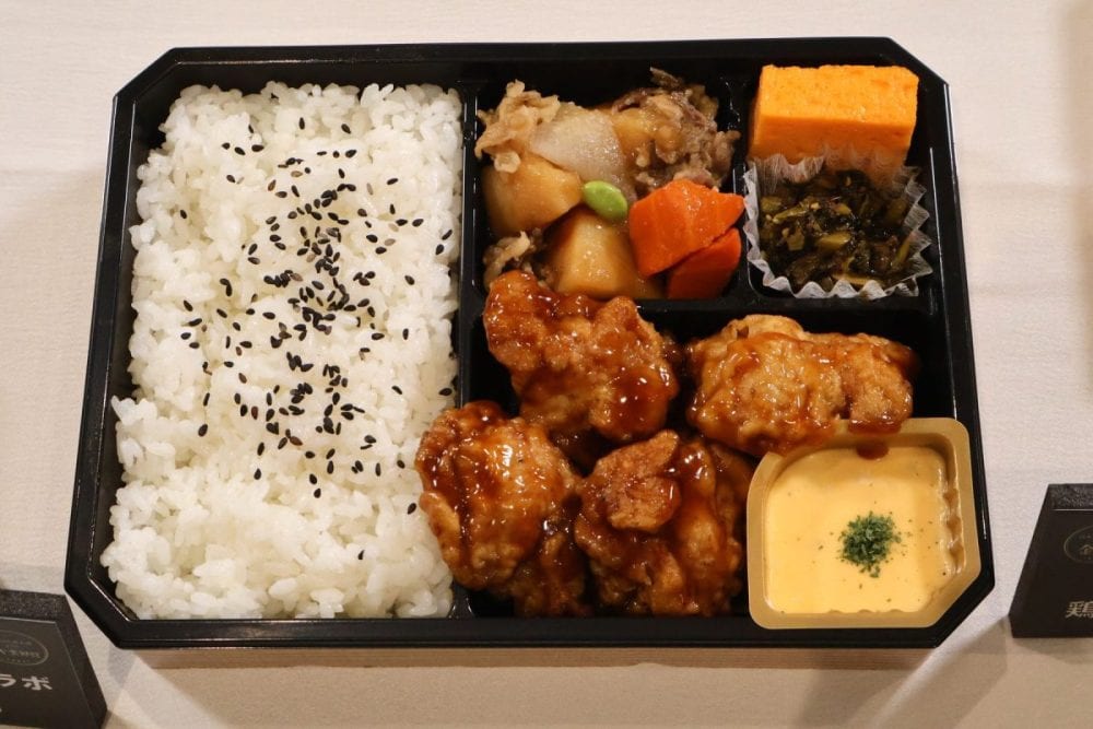 [塚田農場おべんとラボ] 絶品!塚だまタルタル若鶏のチキン南蛮弁当　