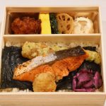 [海苔弁ごっつ食べなはれ]　甘塩銀鮭の炙り焼きと鶏つくねのこだわり醤油照り焼き弁当