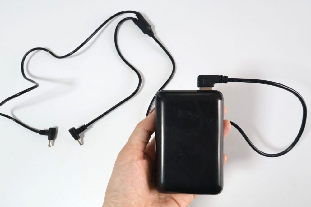 モバイルバッテリーは自分で持っているものを使用