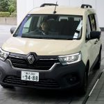 なんと観音開きリアドアは日本専用でカラーも特注のルノー グランカングー