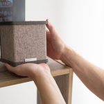 スピーカーとサブウーファーが近い距離に並ぶことにより低音と中高音の位相がズレにくく、音がバラバラにならずに塊となって届く「密度の高い音」となるのです