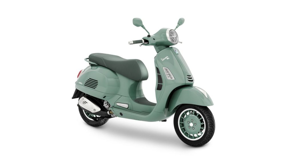 「VESPA GTS 80TH」のフロントビュー