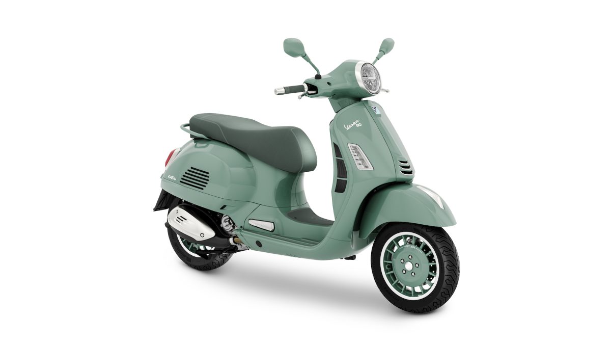 「VESPA GTS 80TH」のフロントビュー