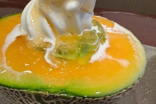 “メロン半玉の暴力”夢庵で昨年20万食超えの大ヒットサンデー、猛暑35度で溶けない最強手土産チョコ…ほか【スイーツの人気記事ランキングベスト3】（2026年5月版）