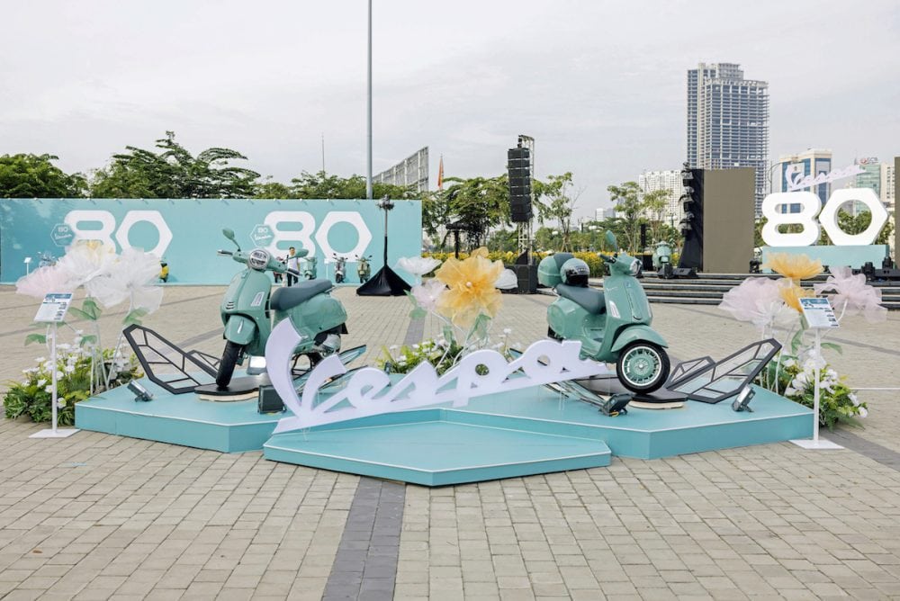 今年ベスパ誕生80周年を記念して登場した特別仕様車の「VESPA GTS 80TH」と「VESPA Sprint 180 80TH」