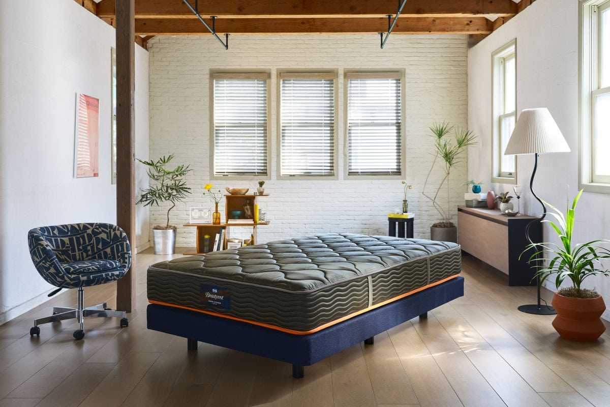 【服を選ぶようにベッドを選ぶ】シモンズがジャーナルスタンダードと初コラボ! 新作ベッドのテーマは“Bedding as Fashion”