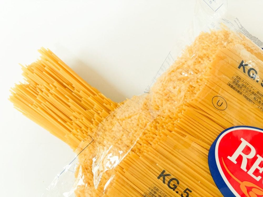 直径1.6mmのロングパスタを【業スー】が輸入する「REGGIA」では「スパゲッティ」として販売されています