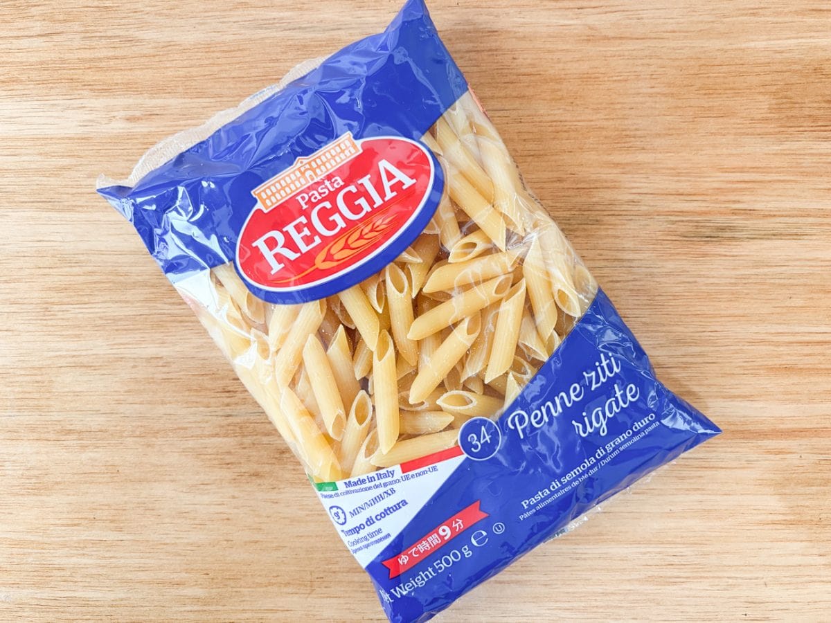 パスタの形状が筒形なので、内側にもしっかりとソースが絡み、ジューシーにいただけそうなタイプのペンネ