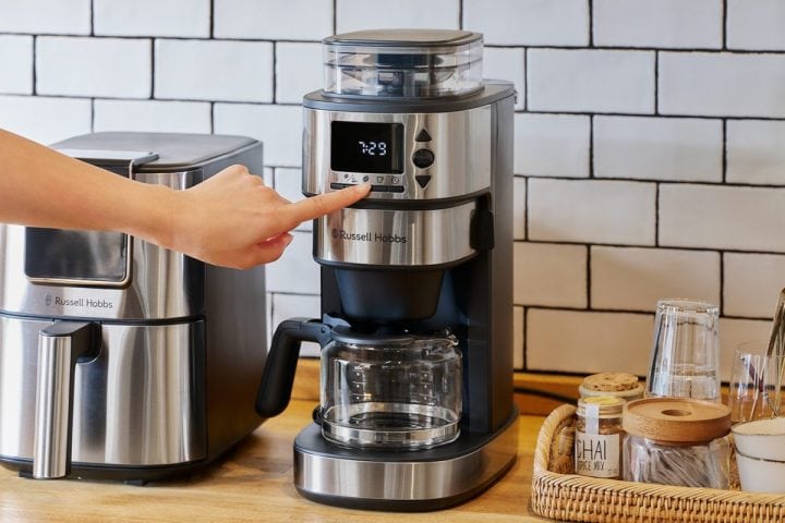【朝のコーヒー革命】ガジェットライターが体験!豆から挽いて抽出まで全部お任せ!?ラッセルホブスの「全自動コーヒーメーカー」が優秀すぎた…