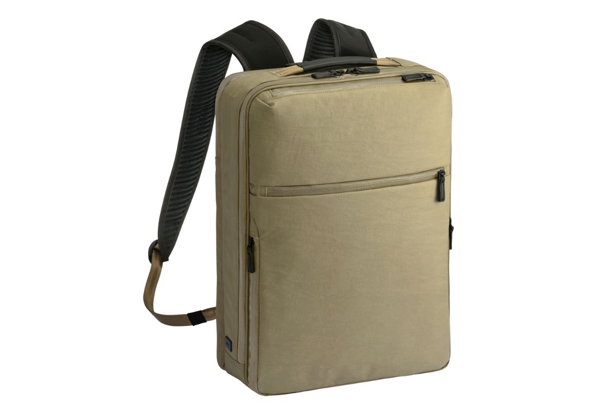 エース「ガジェタブル エアV」¥37,400/W30×H42×D12㎝/16ℓ/1060g
