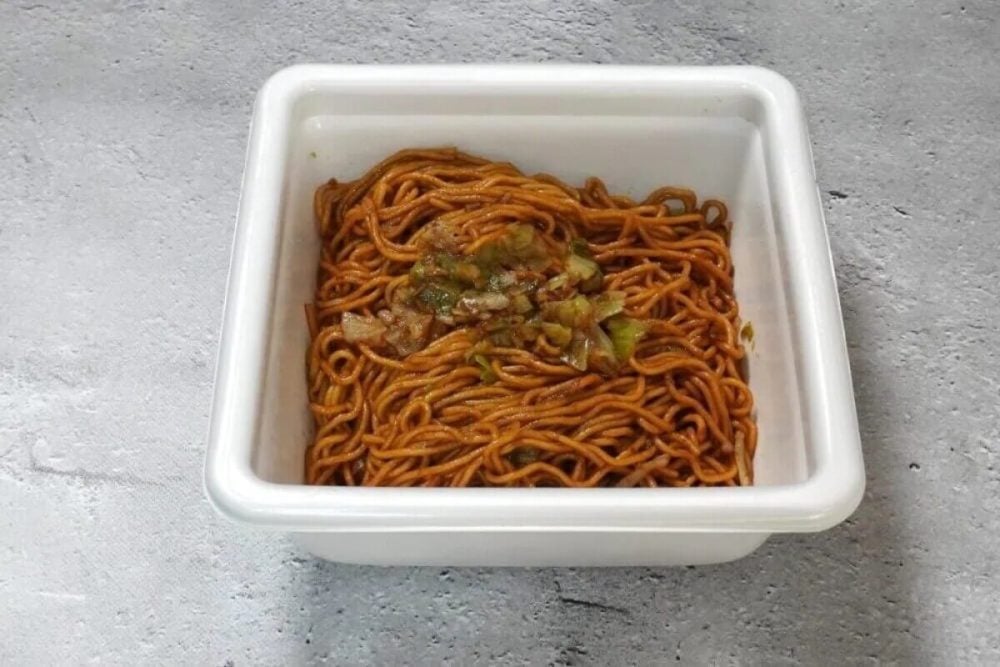 第3位　【このカップ焼きそばウマすぎる】奇跡のスガキヤ×ペヤングに高級焼肉級U.F.O.も！“規格外の進化系”ベスト3「1位は和牛の甘み×わさびの衝撃!?」