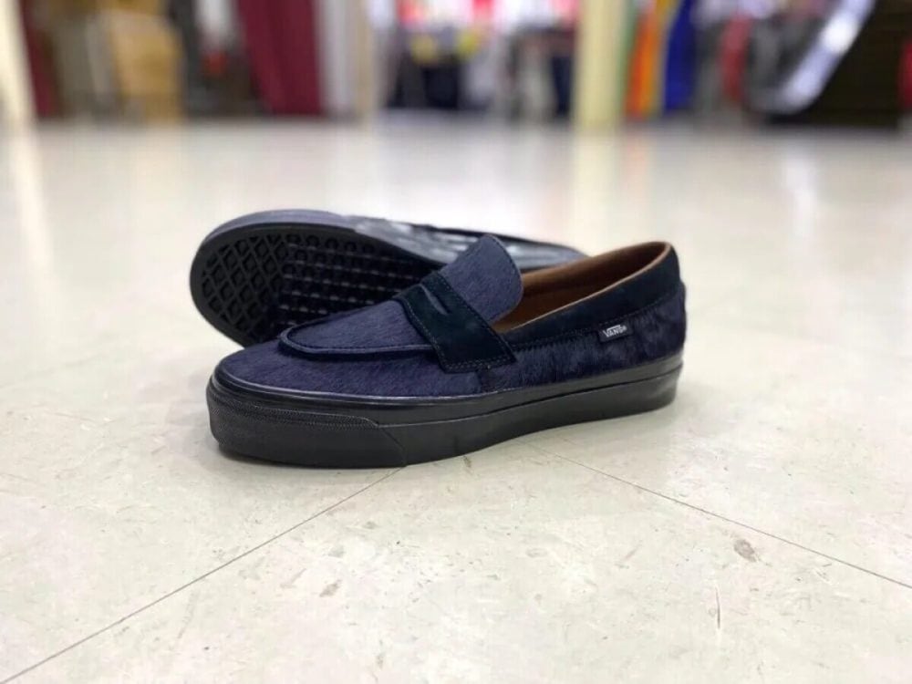第1位　【VANSが本気出した】履き心地はスニーカー、見た目は上品ローファー！新作「LX LOAFER 53」をエディターが試し履き