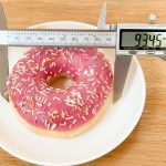 「ファンシーピンク」のサイズを測ってみると直径は93.45mmで、「ラブリーストライプ」の96.12mmとほぼ変わらぬサイズ感