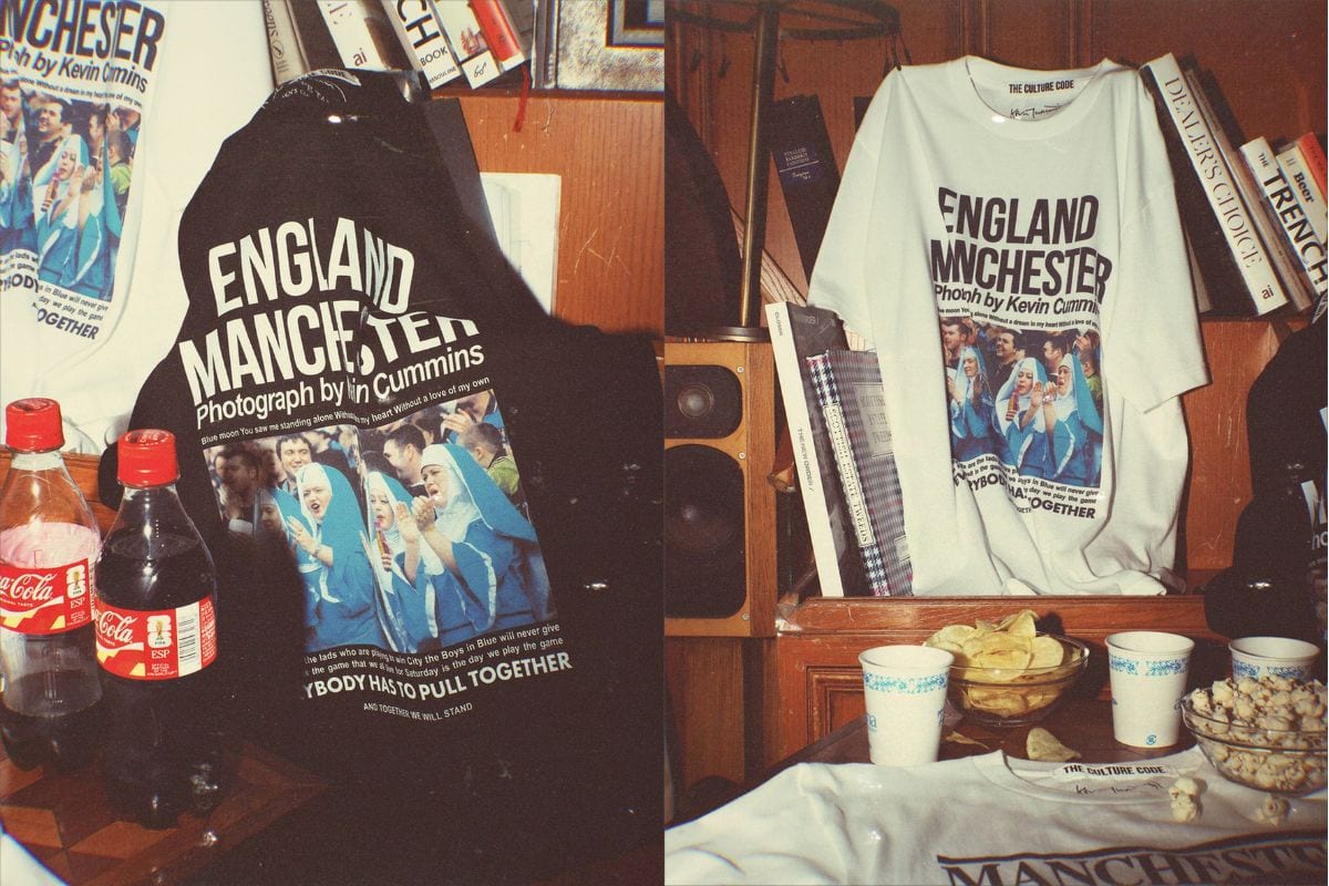 THE CULTURE CODE × Kevin Cummins for WILD LIFE TAILOR「PHOTO T-SHIRT MANCHESTER CITY – SISTERS」各¥9,900