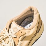履き口部分は足当たりのよいストレッチ素材を採用
