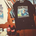 THE CULTURE CODE × Kevin Cummins for WILD LIFE TAILOR「PHOTO T-SHIRT MANCHESTER CITY – BOY」¥9,900/2色展開