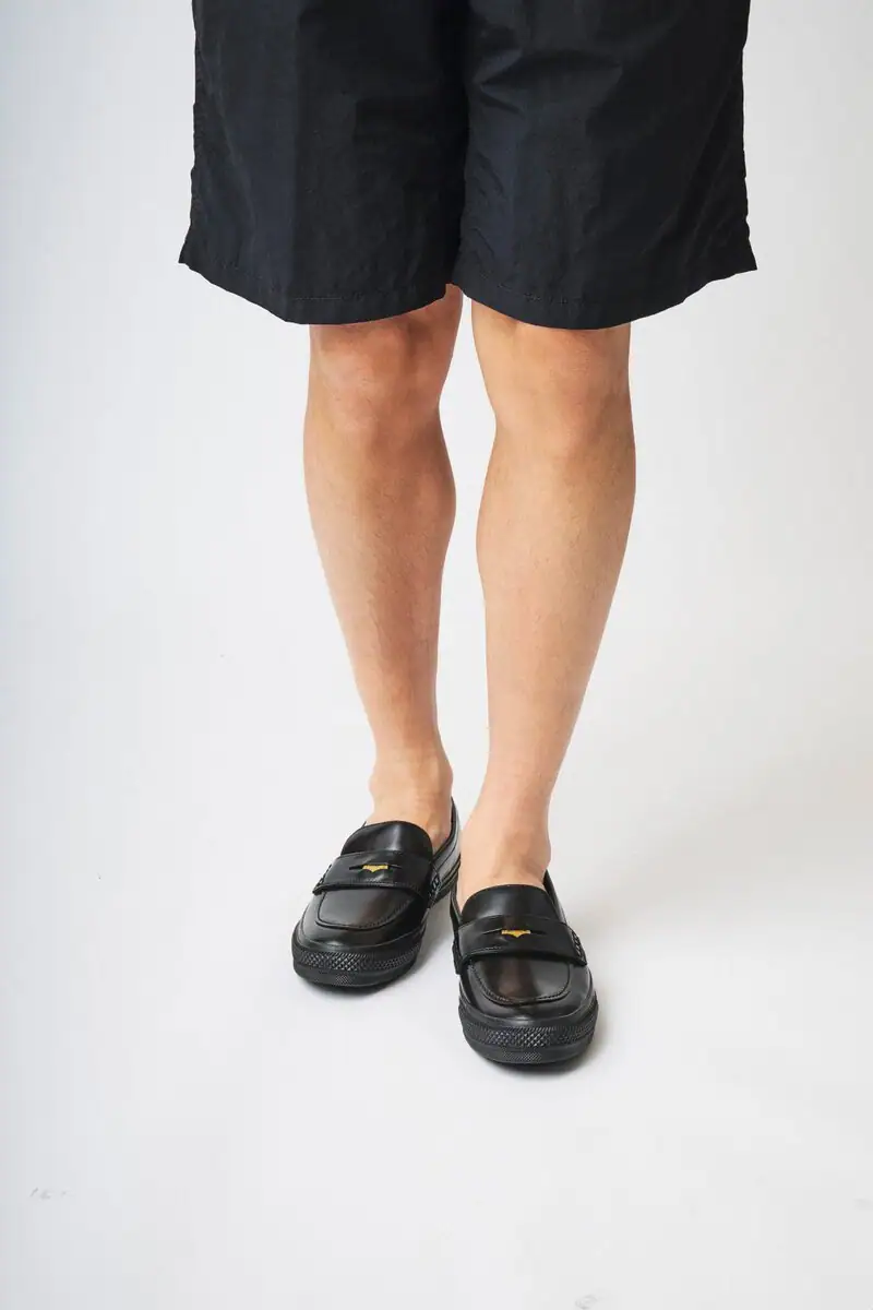 第3位 【完売から待望の再入荷で話題】コンバースの“スニーファー”ほか、スタイリスト厳選!夏の通勤・休日靴の新定番「走れるローファー」6選