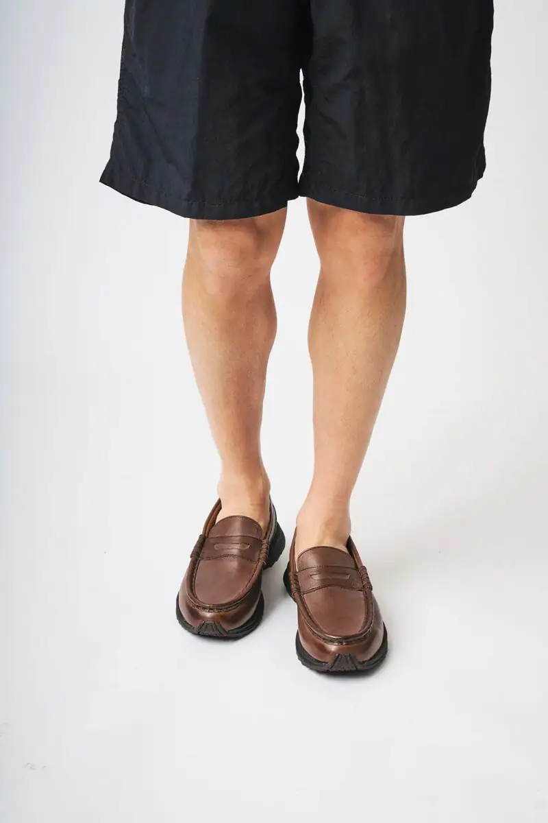第3位 【完売から待望の再入荷で話題】コンバースの“スニーファー”ほか、スタイリスト厳選!夏の通勤・休日靴の新定番「走れるローファー」6選