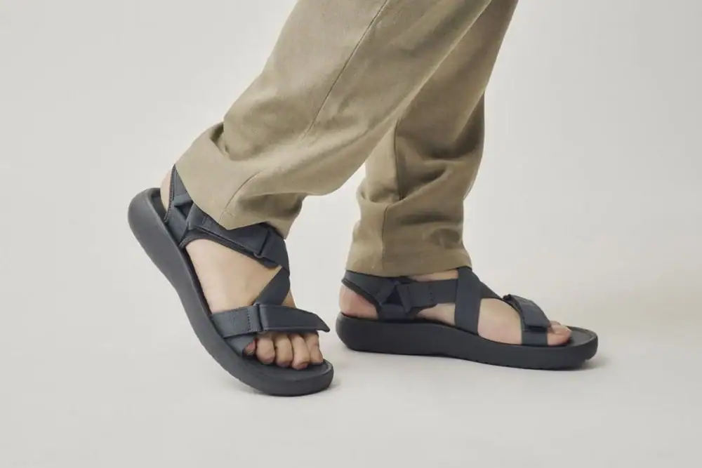 第2位 【無印良品】この夏の最適解!編集長も“もちもち”に心奪われた「2990円の超高コスパサンダル」が凄すぎる/No.1モノ雑誌編集長のお墨付き『コレ買いです』Vol.164