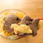 コーンフレークとアイスの組み合わせと言えば、若いころに食べていたビッグパフェの定番!