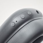 電源ボタンや音量調節ボタンを装備