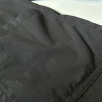 生地の畝(うね)が清涼感を出している