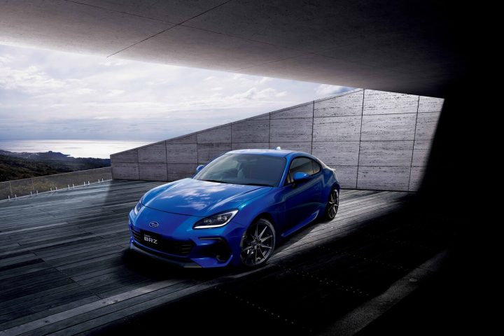 【人気FRピュアスポーツがさらに進化】最新「スバルBRZ」はレースの血統と先進アイサイトを宿す傑作へ
