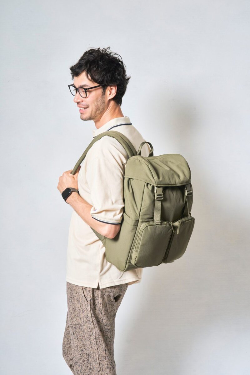 ビジネスでもカジュアルでも活躍する