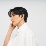 耳にフィットする