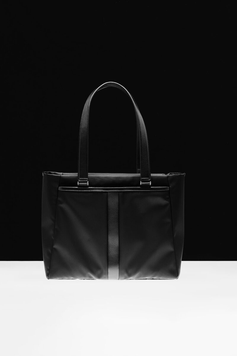 TSUCHIYA KABAN「コーソル トート」￥96,800／縦32.0×横43.0×底マチ13.0㎝／約890ｇ／15インチ対応