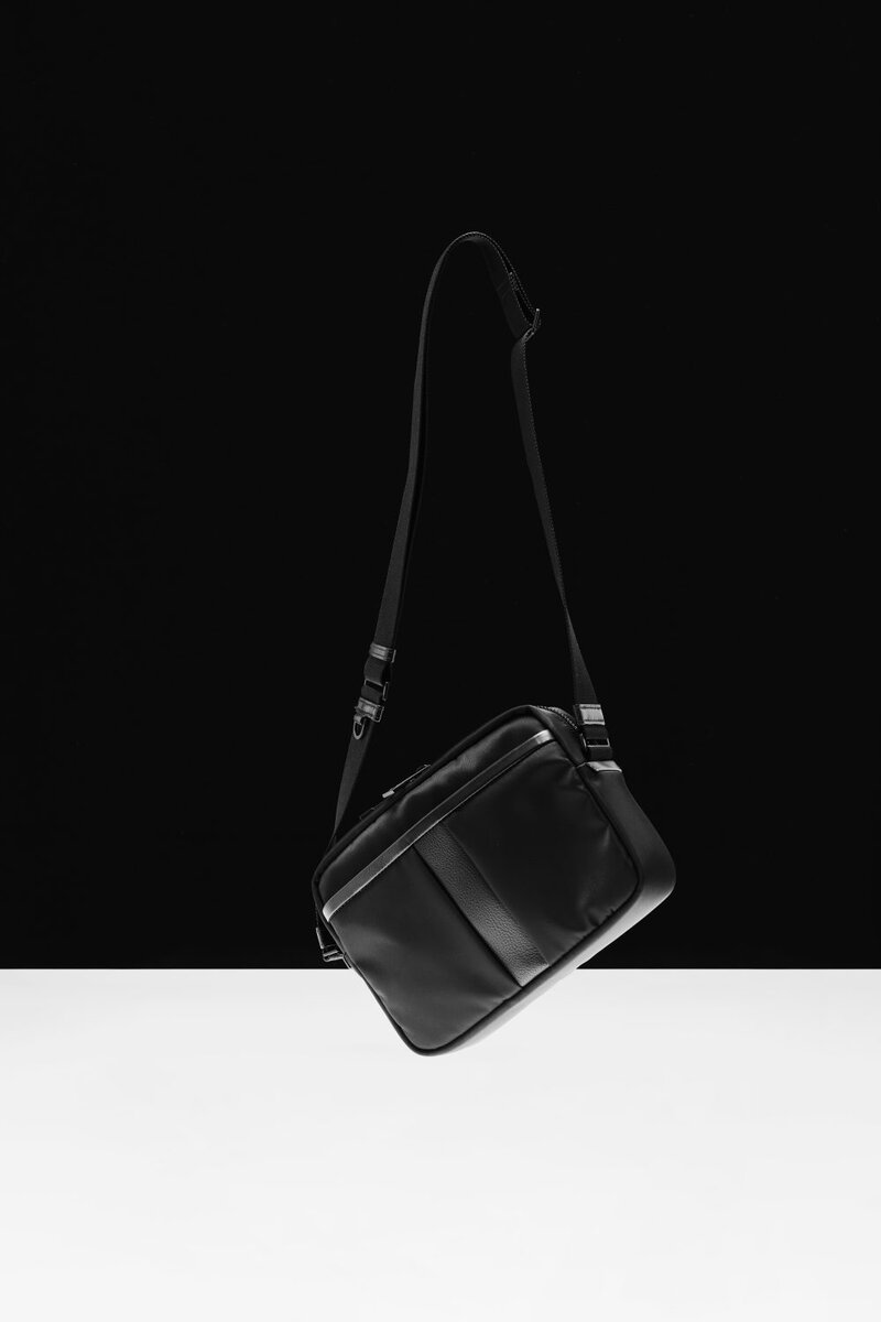TSUCHIYA KABAN「コーソル コンパクトショルダー」￥55,000／縦19.0×横24.5×底マチ7.5㎝／約370ｇ