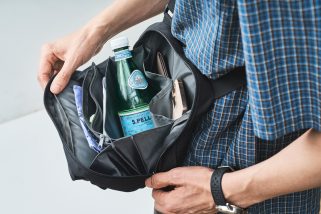 【夏の荷物ストレスゼロ】ガバッと開いて出し入れ楽々！シャカの4層ショルダーバッグが優秀すぎた／MonoMax9月号付録