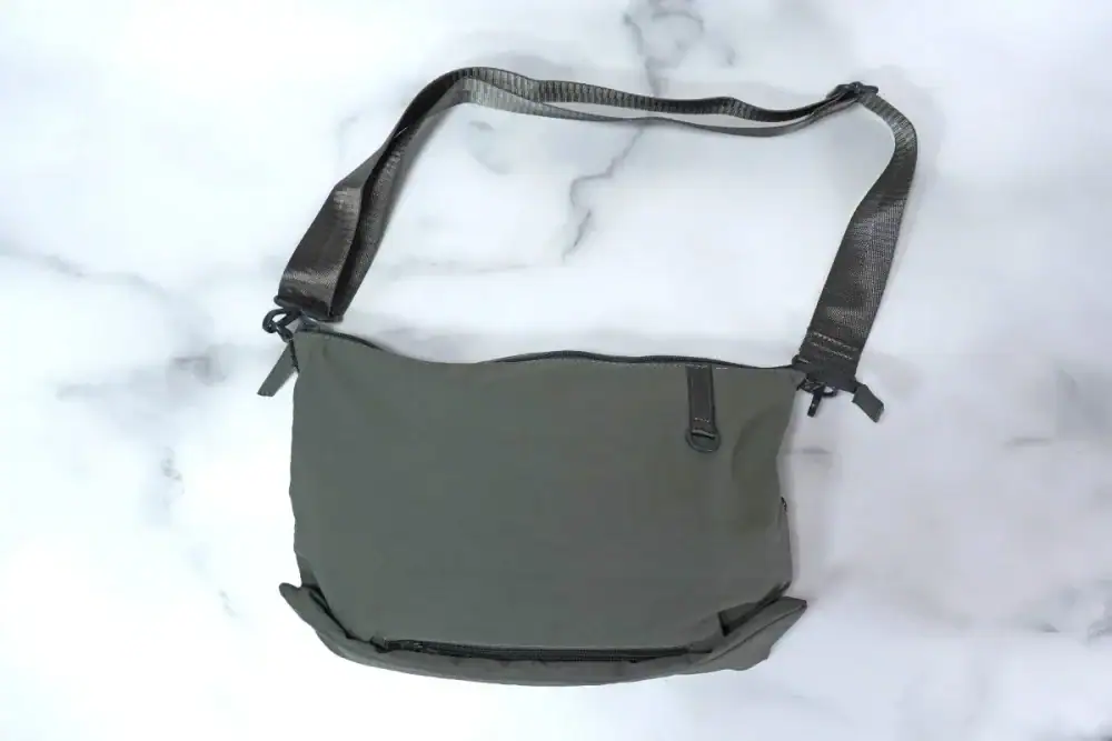 第2位 【プロがガチ検証】ワークマン「1,900円の三刀流ミニバッグ」が凄い。荷物が増えたら容量2.5倍に変身!?