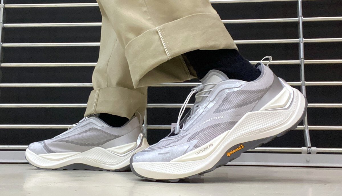 adidas HOLO PEAK