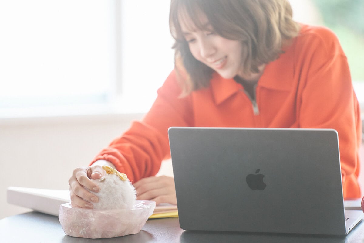 AIは見えないところで暗躍し、いろんなところに浸透してますが、この「Fuzozo」はぬいぐるみ型AIペットで、目に見える存在です